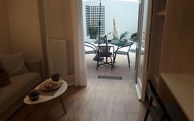 Studio Posh With Garden In Kolonaki